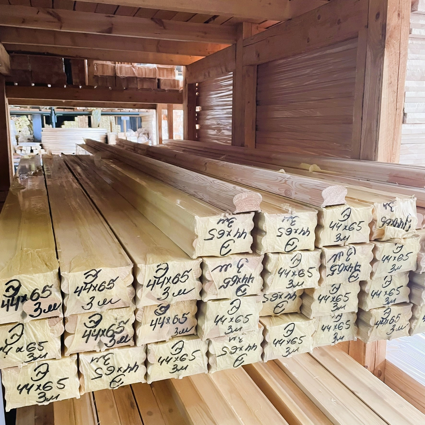 картинка Поручень фигурный 3 метра сорт Экстра (под балясину 50мм)