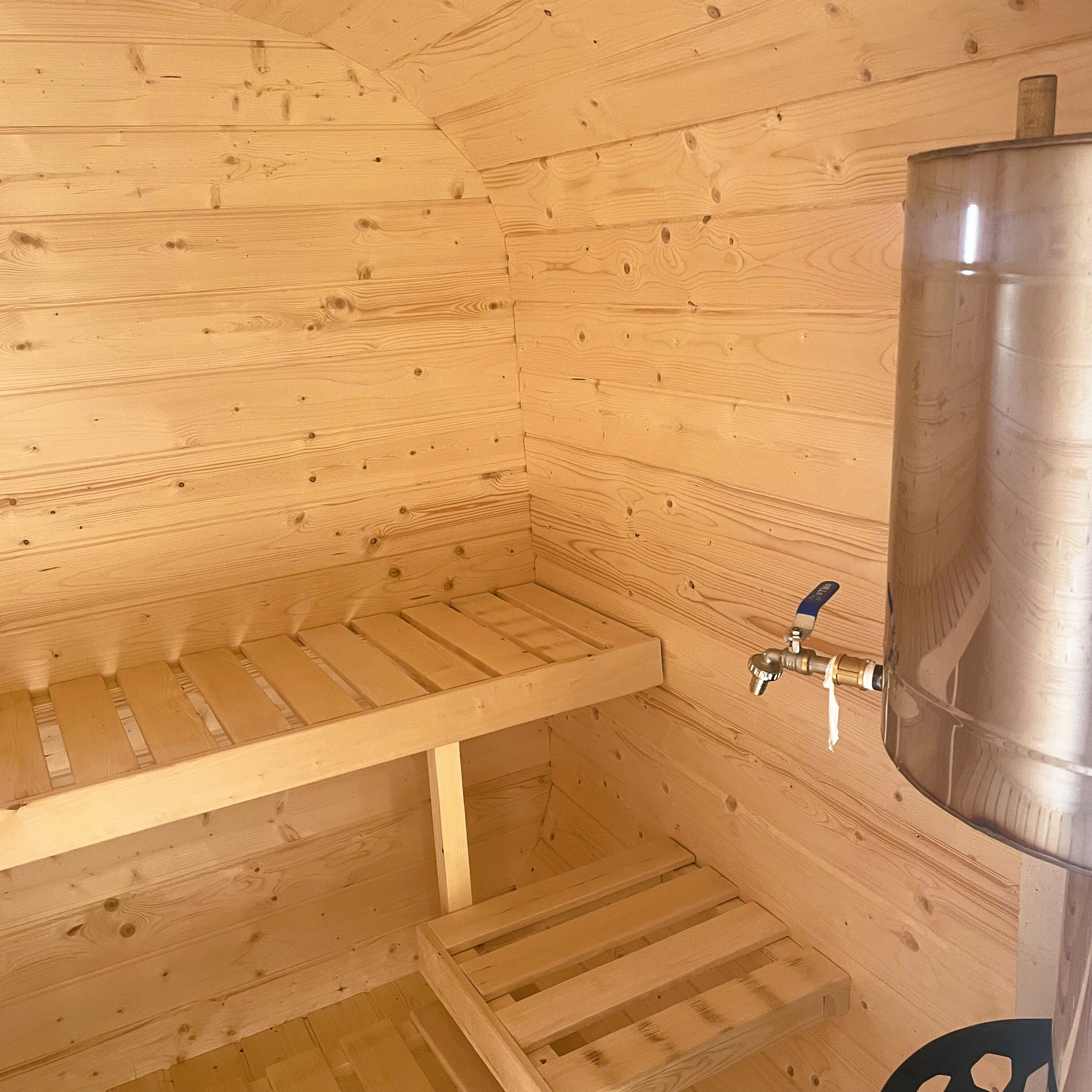 картинка Баня-бочка Квадро 2х4 метра, цвет Мореный дуб